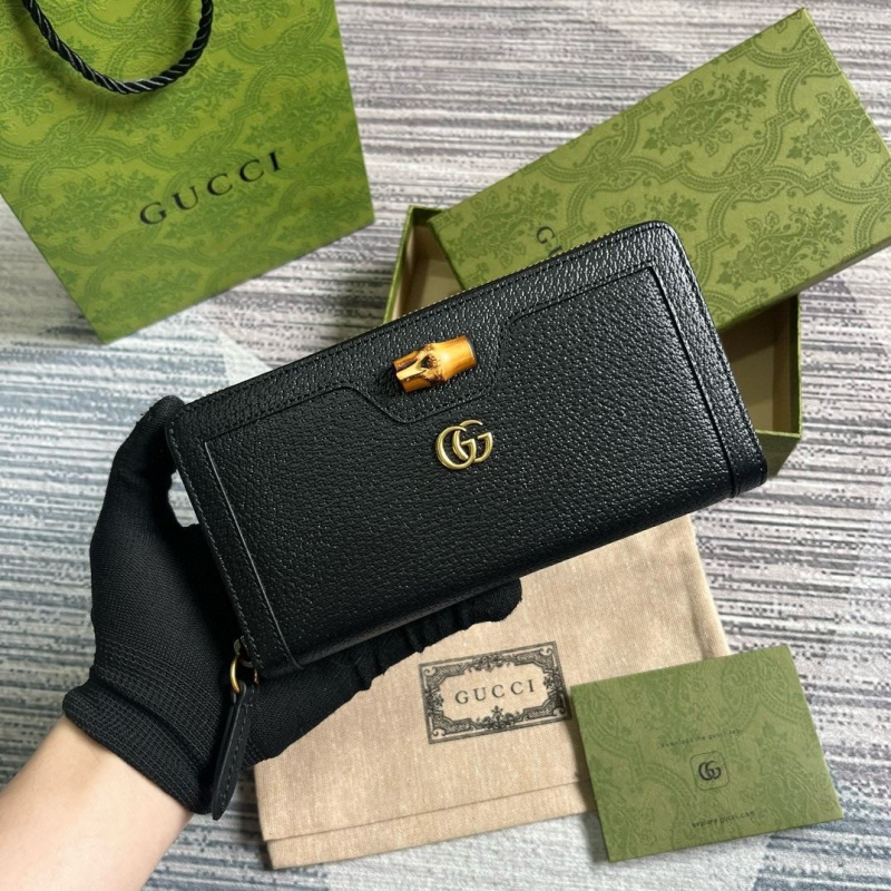 G*u*i wallets & purse